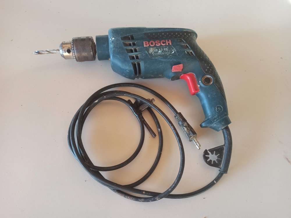 Parafusadeira/furadeira Bosch GSB 13 RE Professional - Funcionando